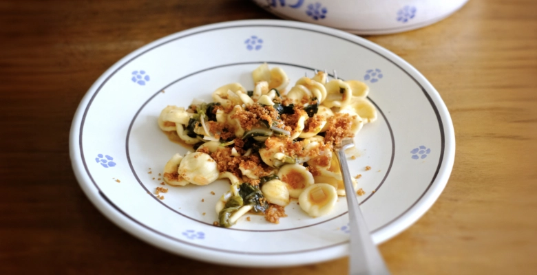 Orecchiette aux blettes et à la mollica fritta