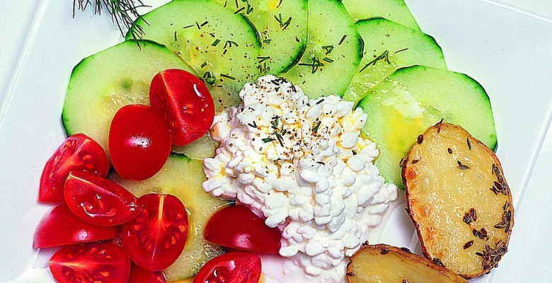 Salade au cottage cheese et pommes de terre au four bio