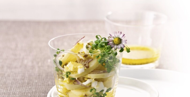 Insalata di patate e uova bio con crescione