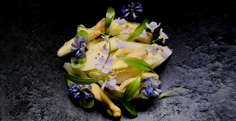 Insalata di asparagi bianchi crudi