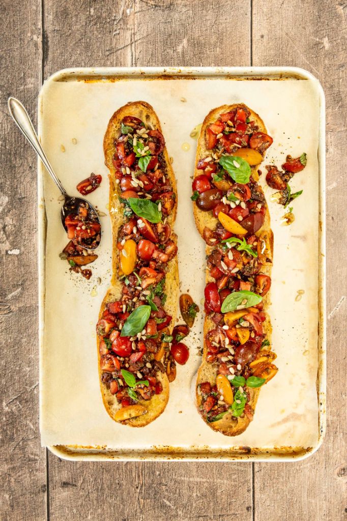 Bruschetta géante aux tomates fines bio