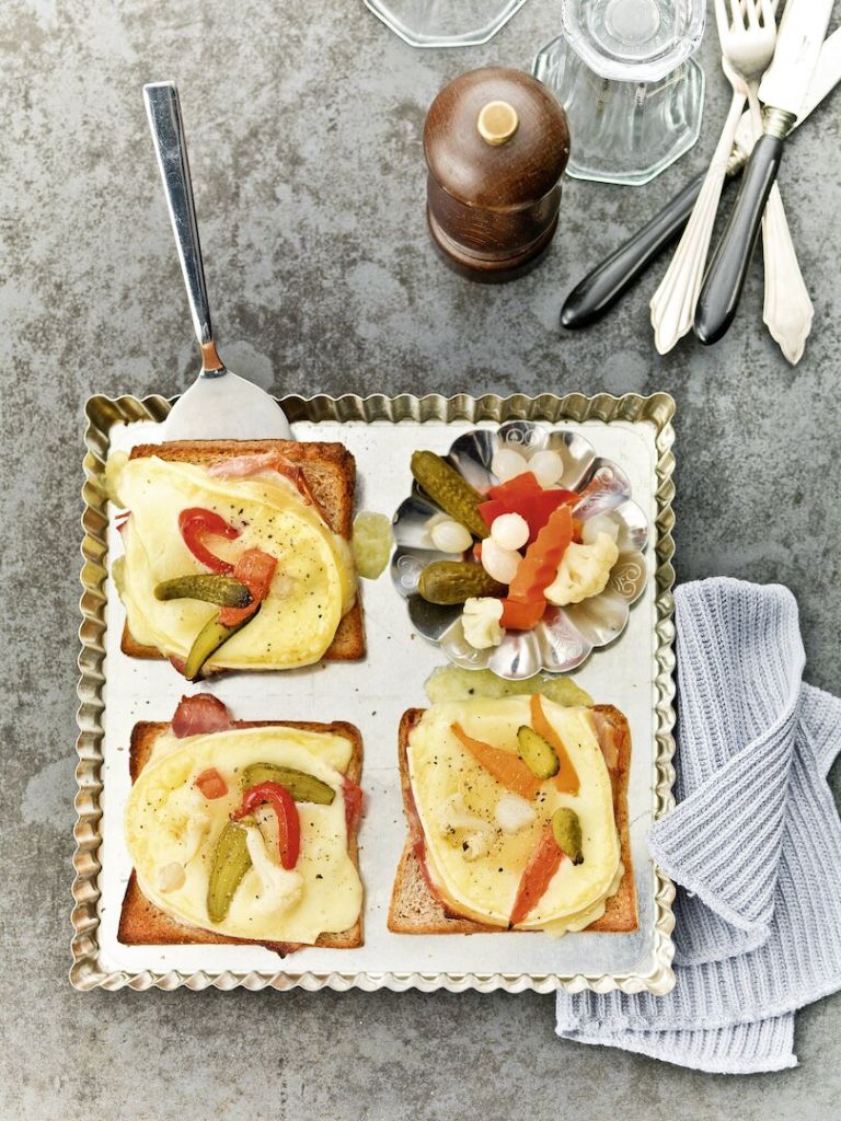 Toasts au jambon et à la raclette bio